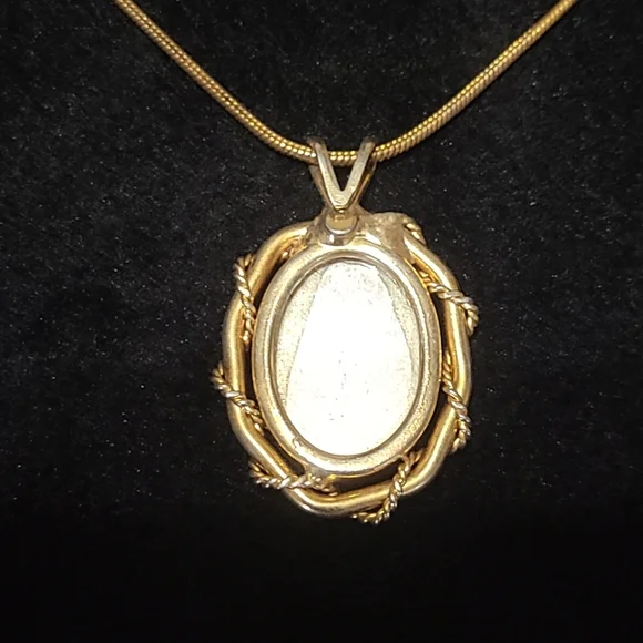 Mother of pearl sailboat vintage necklace - Picture 5 of 5